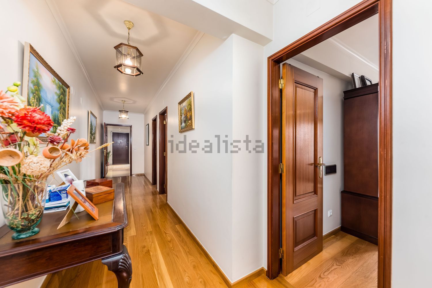 公寓 t4出售在Rua Maria Amália Vaz de Carvalho - 过道