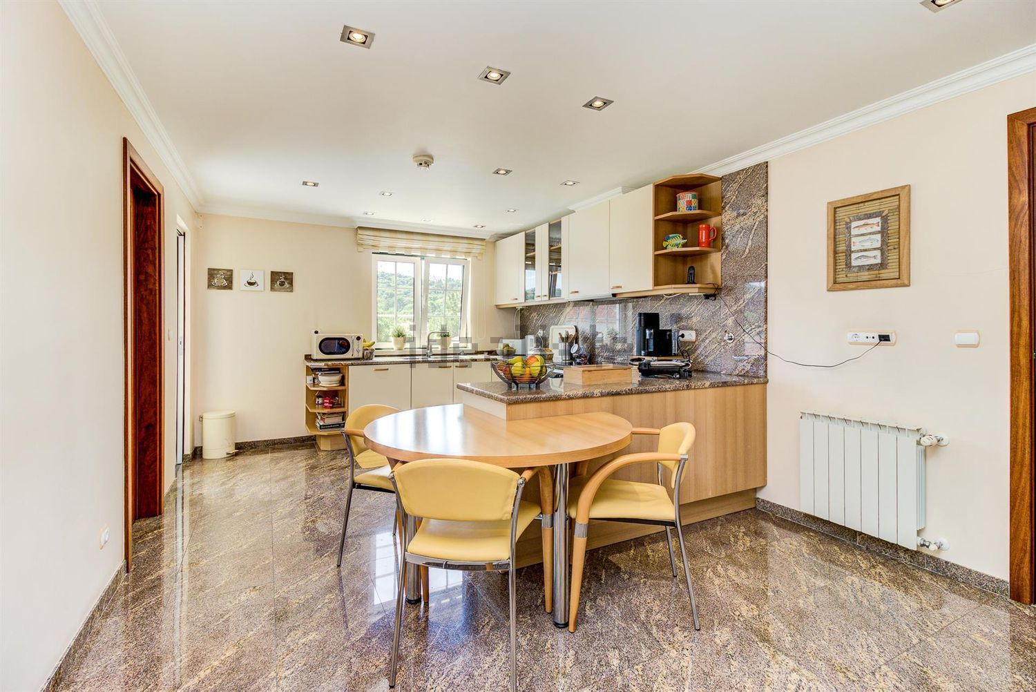 小楼房或独栋别墅出售在Rua do Mosqueiro, 19 - 厨房