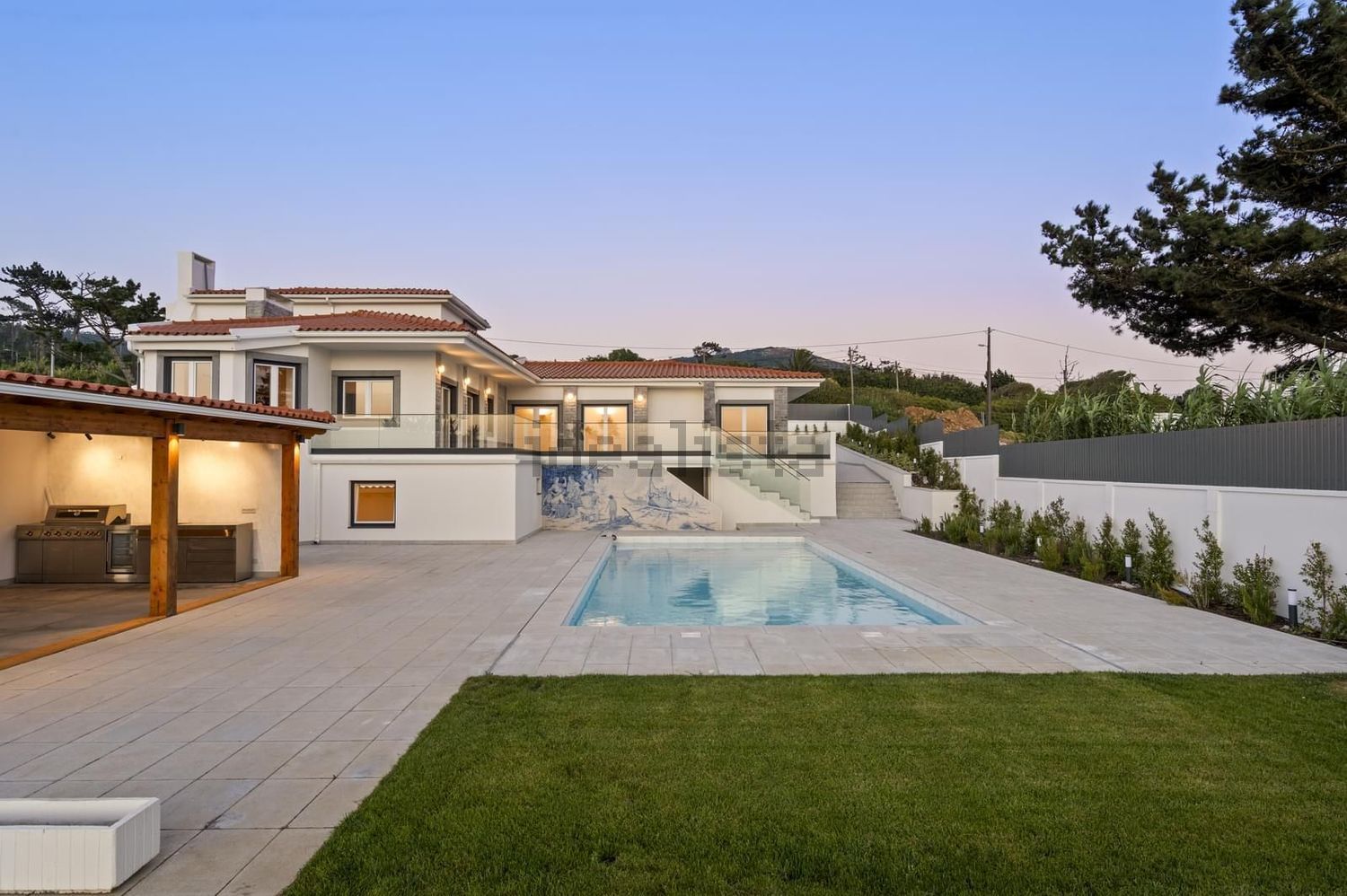 小楼房或独栋别墅出售在Beco do Algarvio - 游泳池