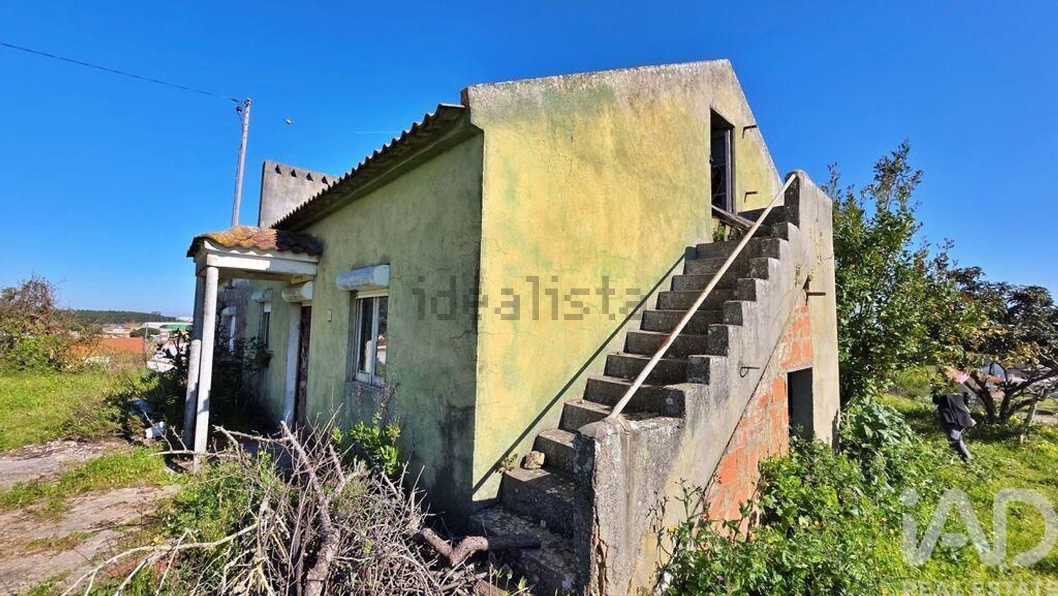 小楼房或独栋别墅出售在Lamas e Cercal - 外立面