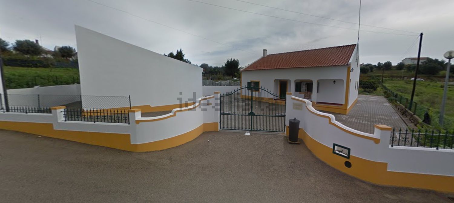 小楼房或独栋别墅出售在Rua do Barrancão, 25 - 入口 / 出口