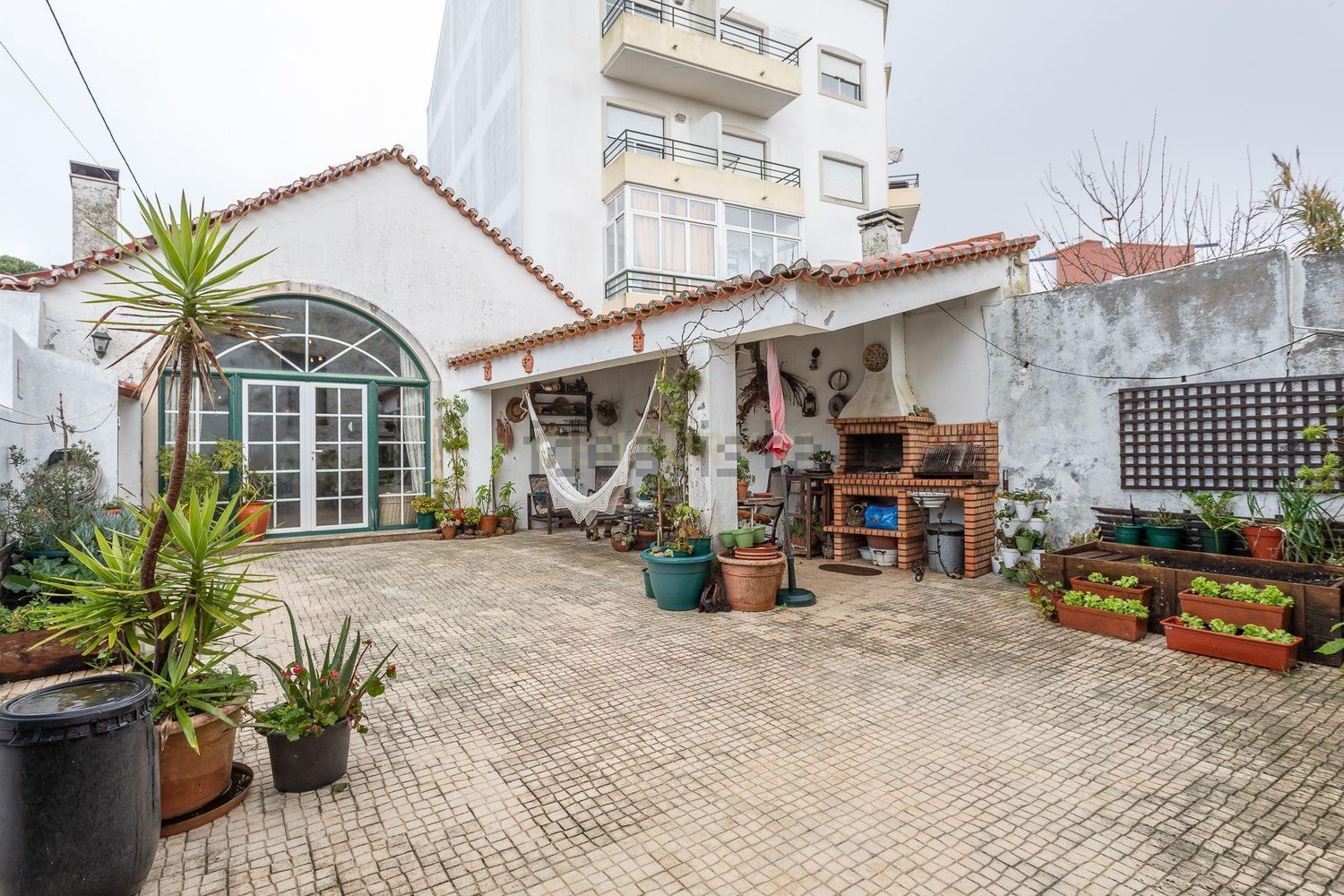 小楼房或独栋别墅出售在Rua Nossa Senhora dos Remédios, 32 - 外立面