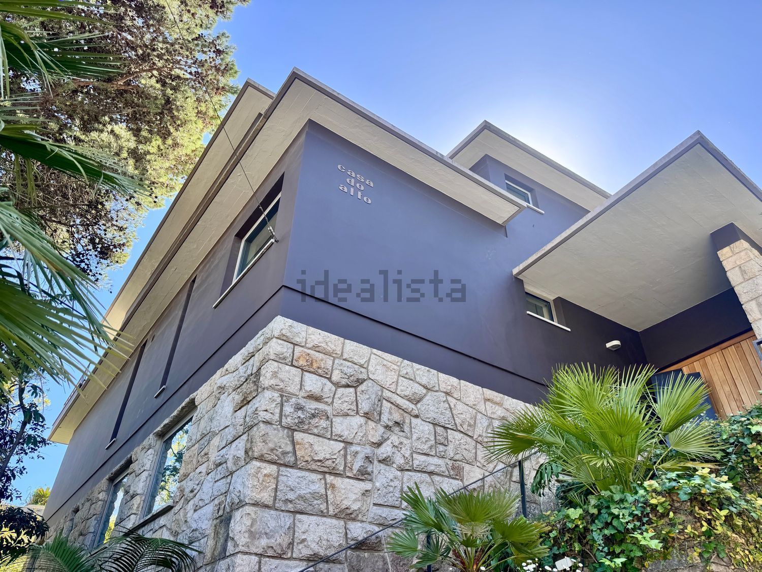 小楼房或独栋别墅出售在Avenida Marechal Carmona, 631 - 外立面