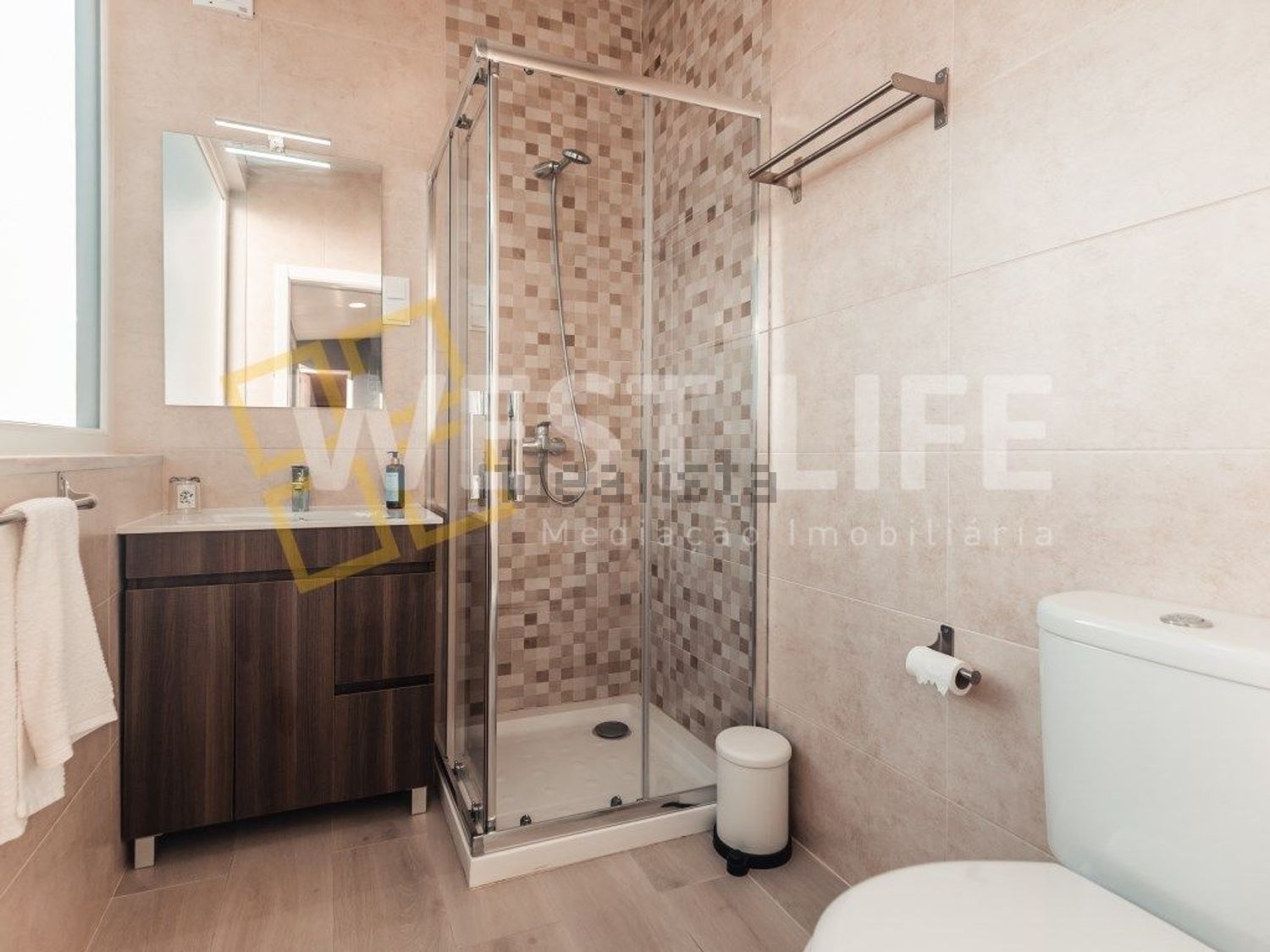 小楼房或独栋别墅出售在Centro - 卫生间