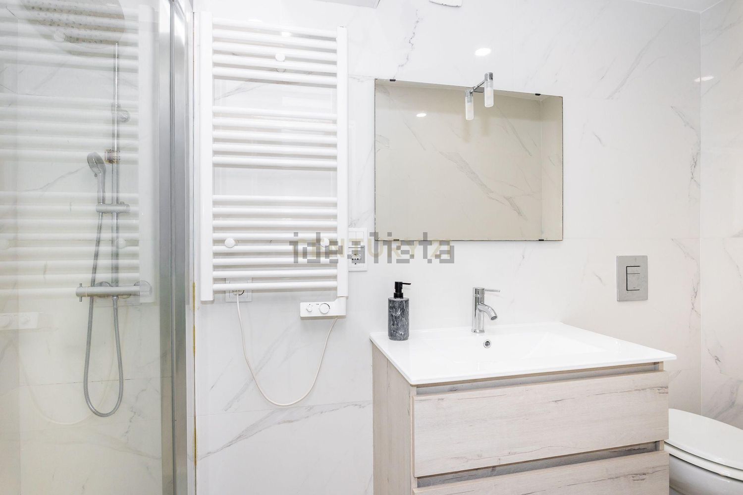 公寓 t2出售在Rua Luís Cristino da Silva, 222 - 卫生间