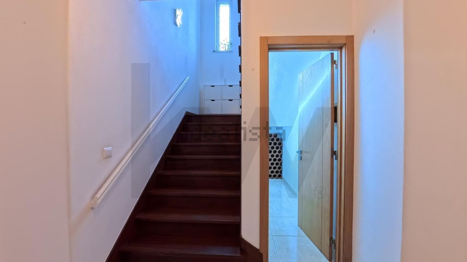 出租小楼房或别墅在Paz - Salgados - 过道