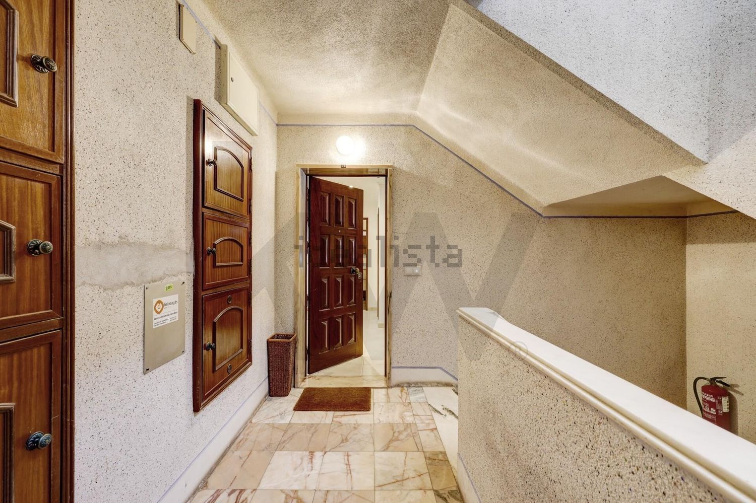 复式公寓出售在Rua Salgueiro Maia s/n - 过道