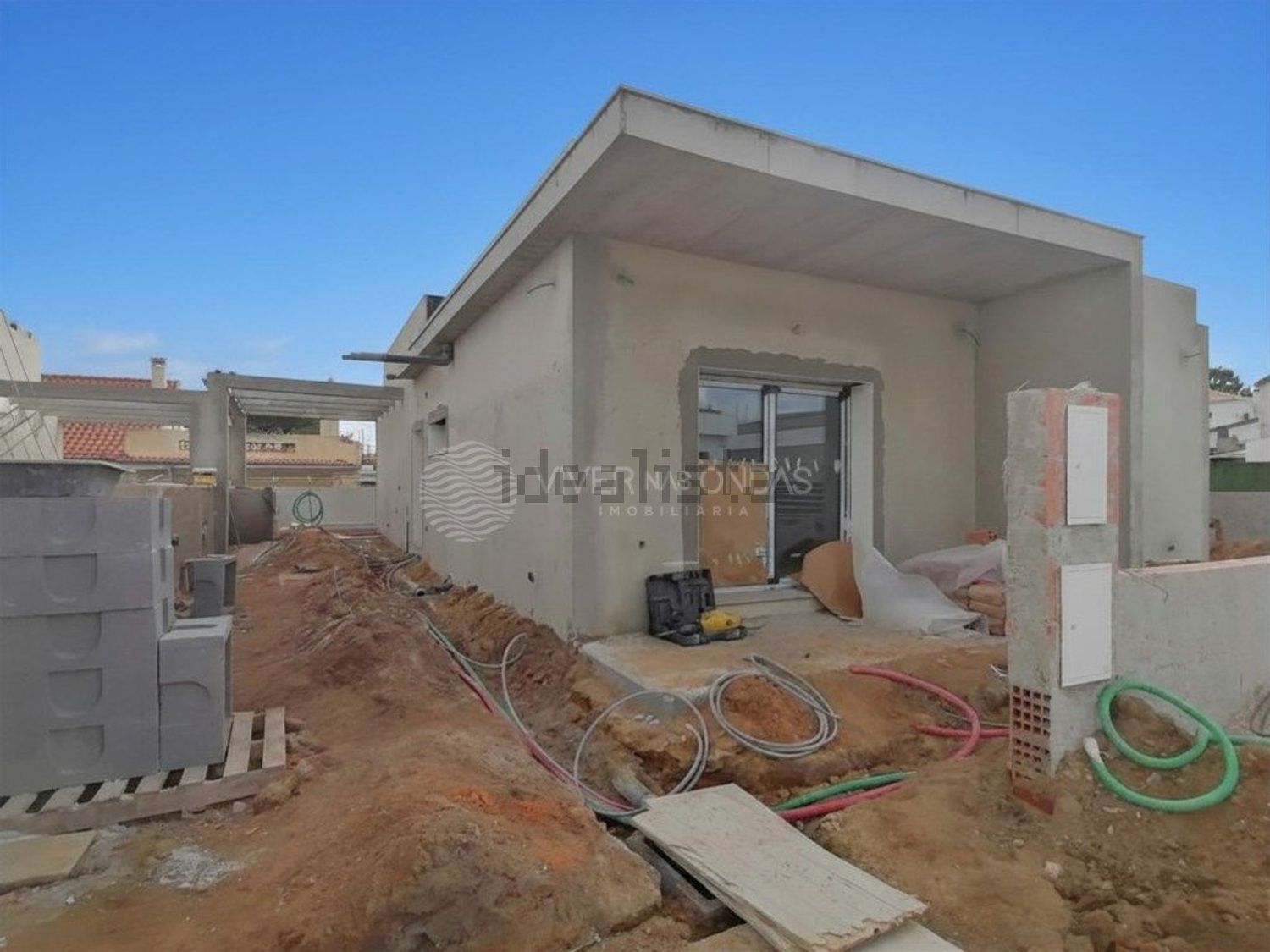 小楼房或独栋别墅出售在Pinhal do General - 外立面