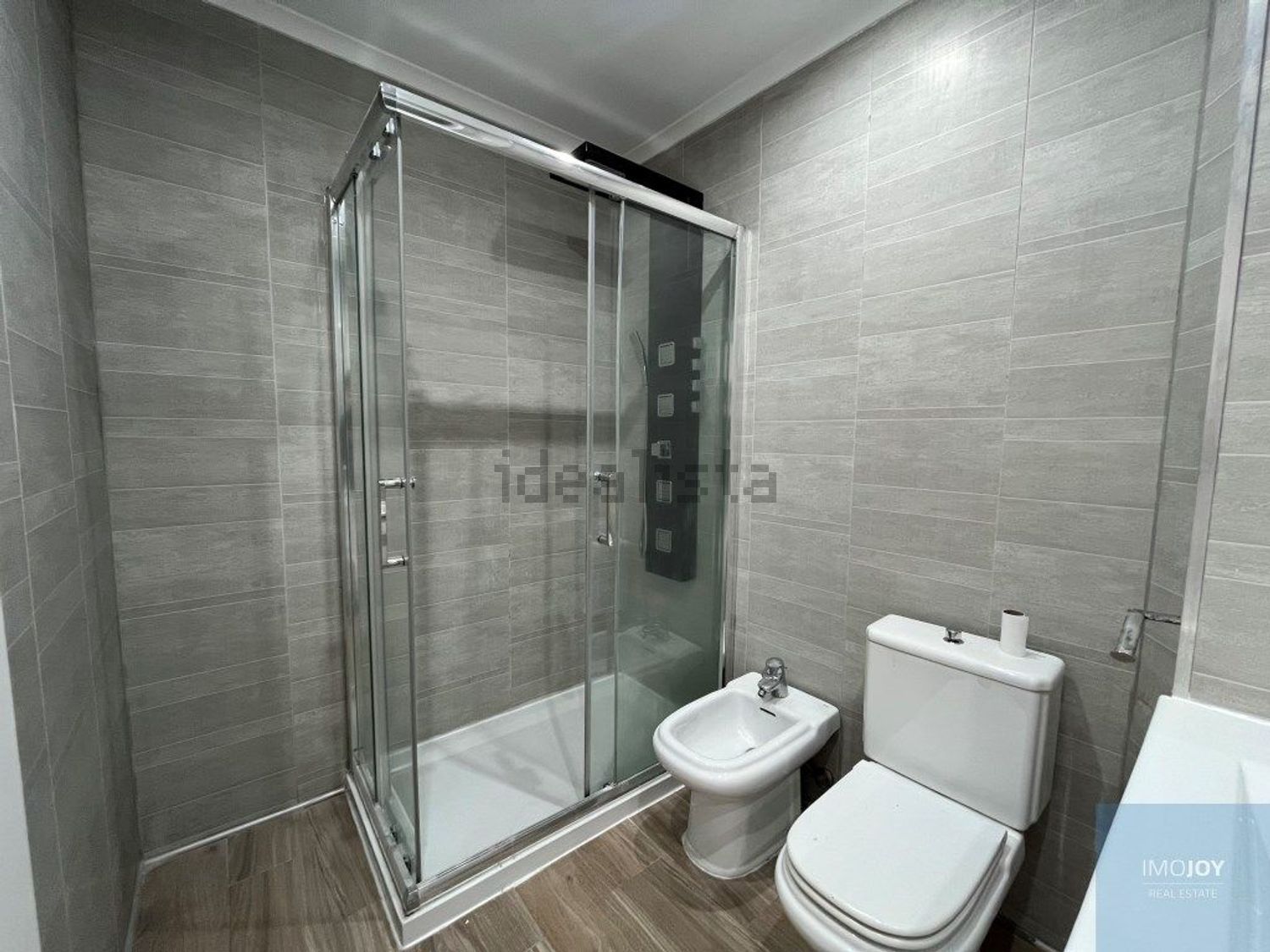 出租公寓 t2在Rua Ana de Castro Osório, 10 - 卫生间