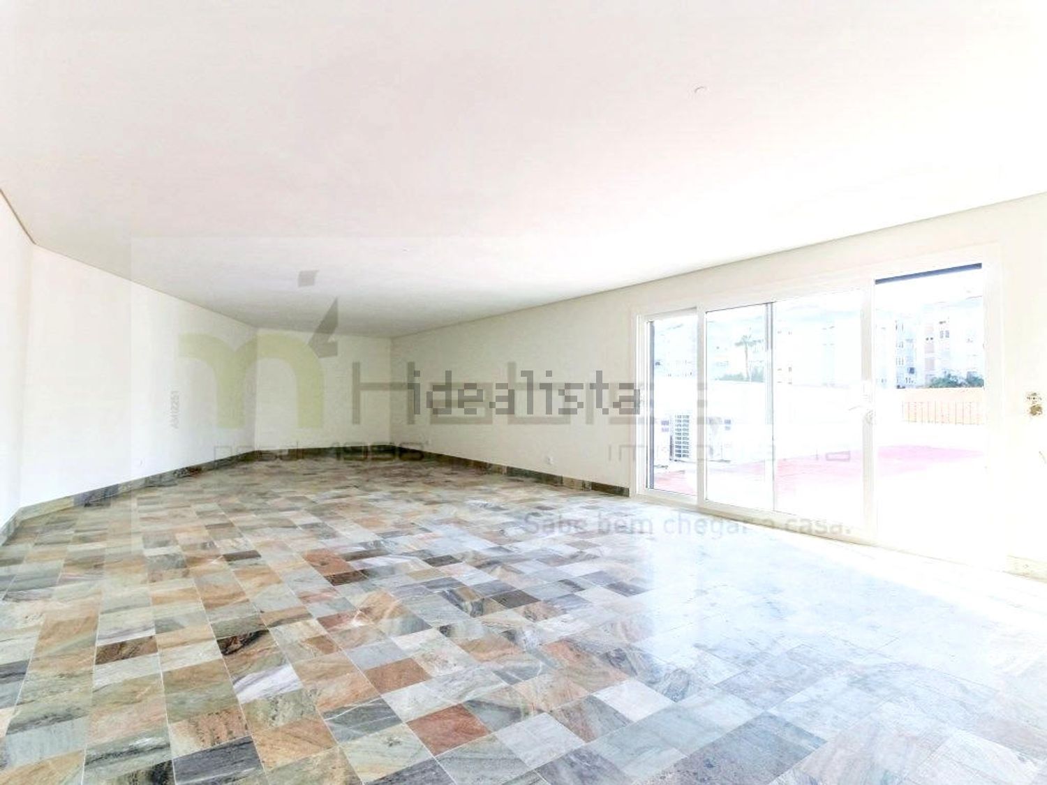 公寓 t4出售在Rua Almirante Gago Coutinho, 58 a - 居住