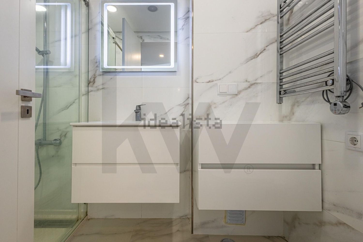 出租公寓 t2在Avenida Amália Rodrigues, 11 - 卫生间