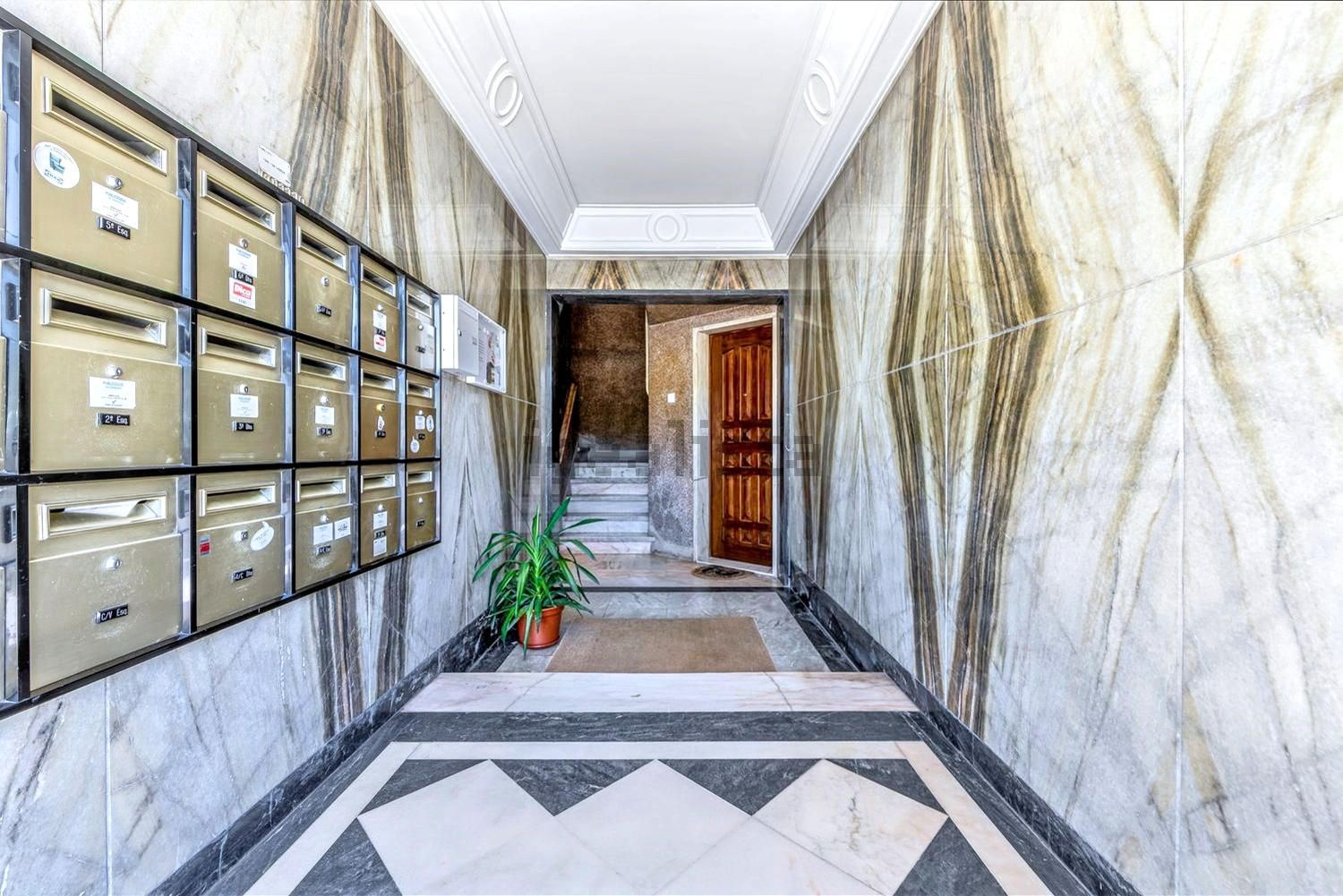 公寓 t2出售在Rua Conde Almoster, 24 - 过道