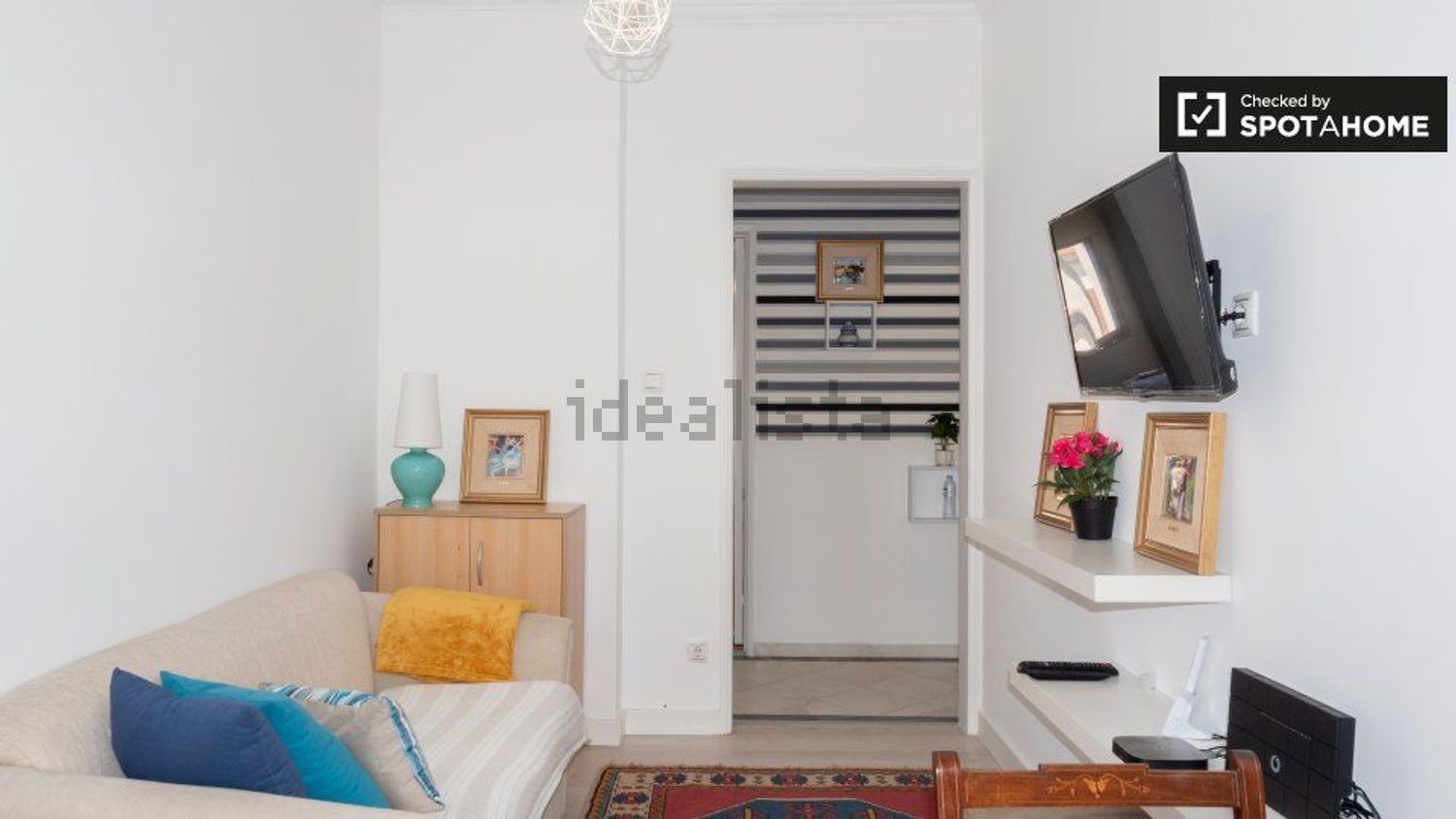 出租房间在Rua Elias Garcia - 照片