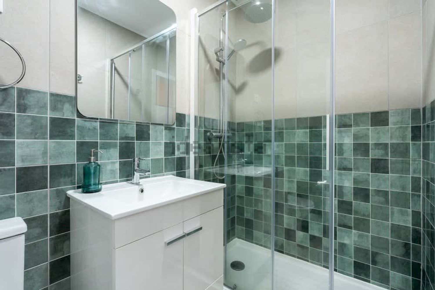 出租房间在Rua da Emenda, 111 - 卫生间