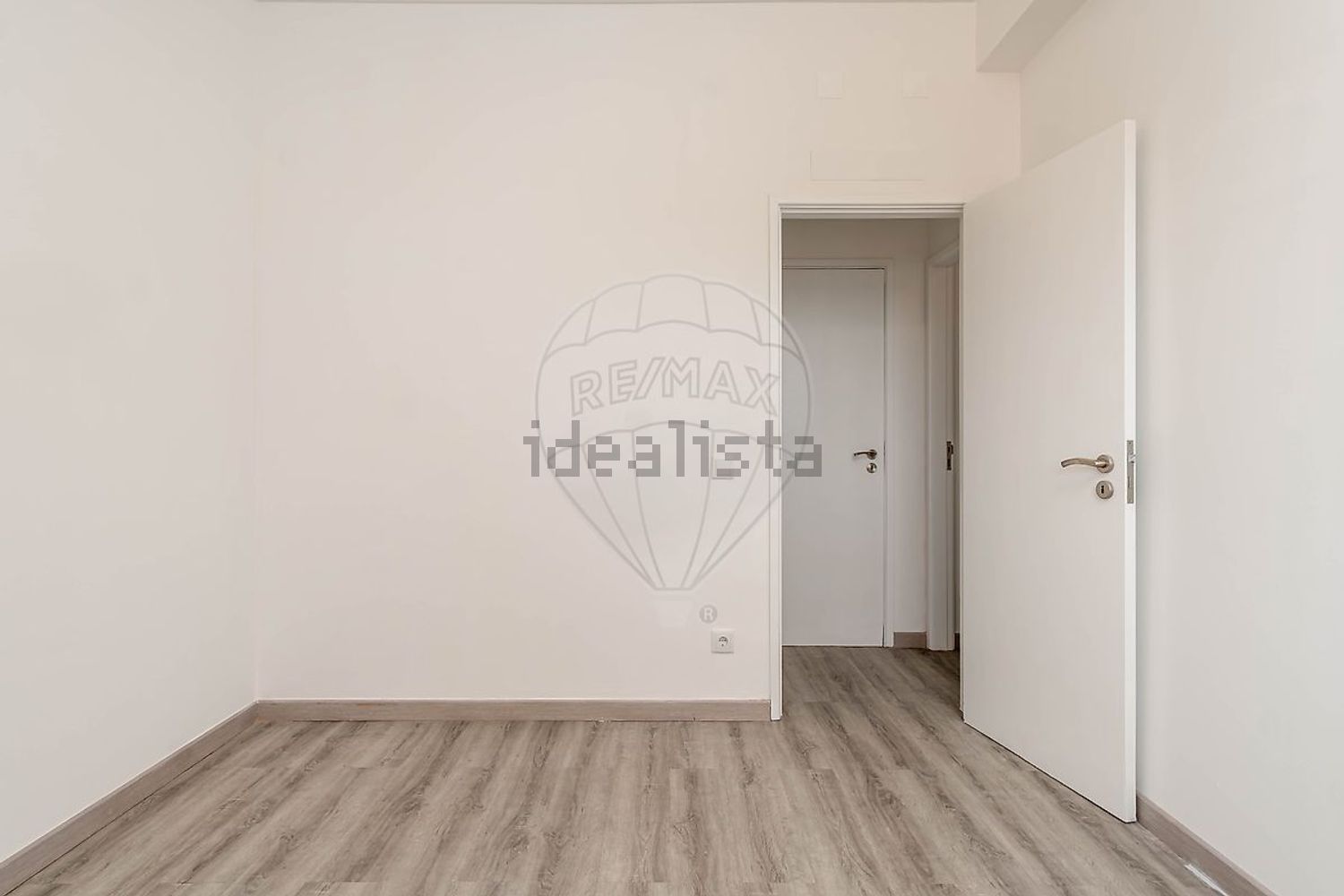 公寓 t3出售在Praça Rainha Santa - 居住