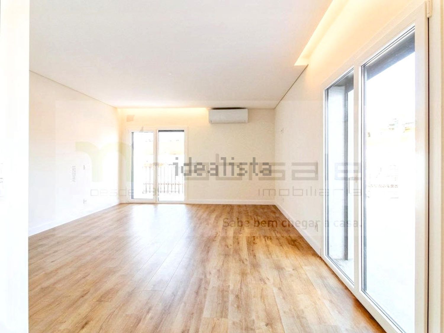 公寓 t4出售在Rua Almirante Gago Coutinho, 58 a - 过道