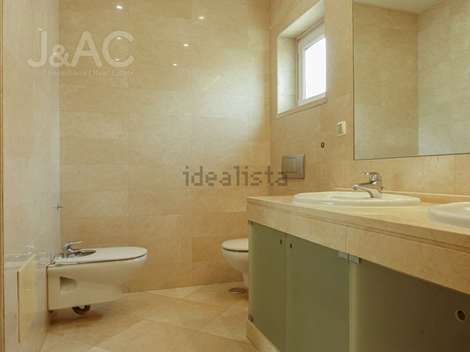 出租双拼别墅在Rua Cedros, 37 - 卫生间