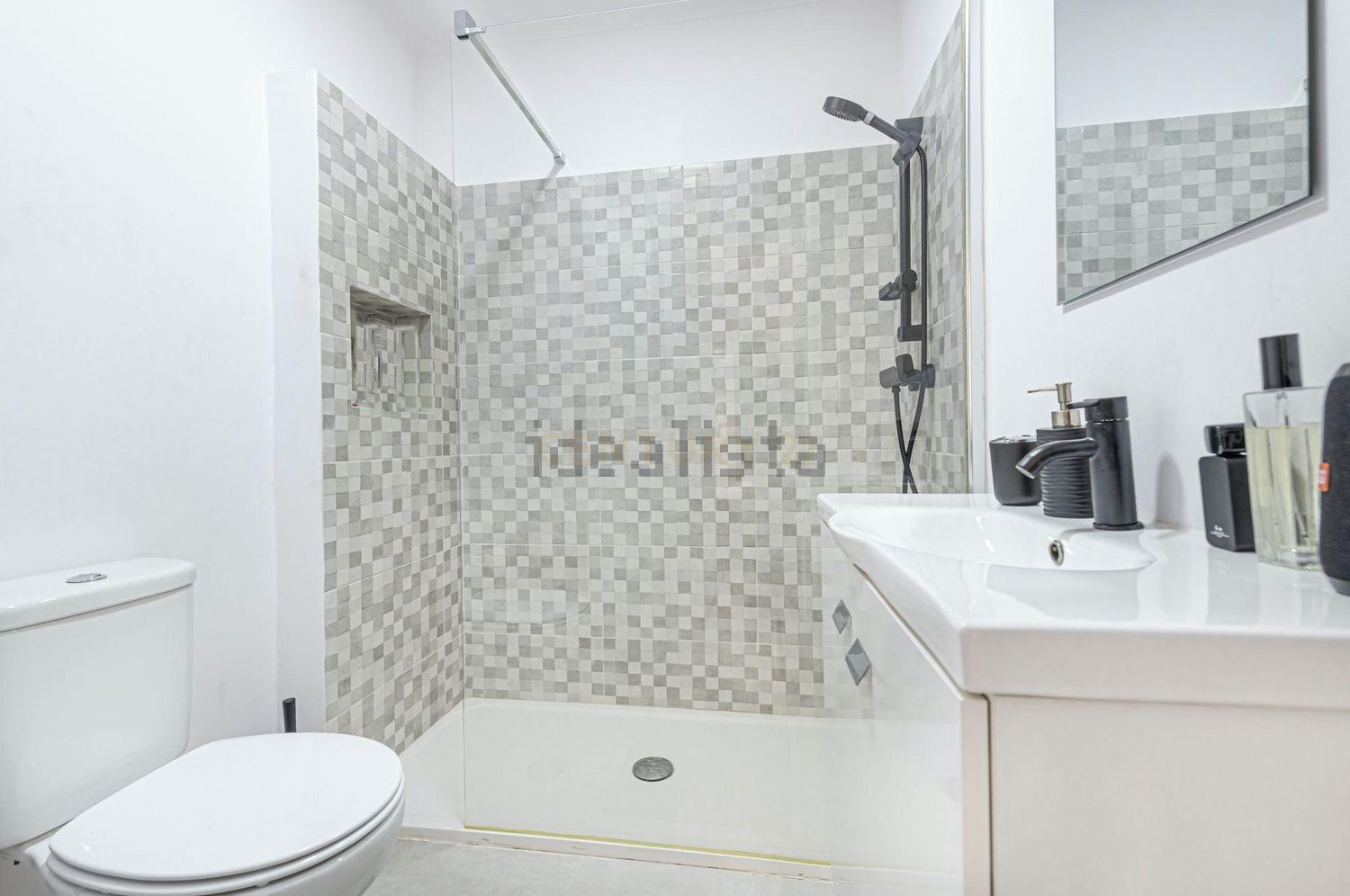 公寓 t1出售在Avenida dos Combatentes da Grande Guerra, 70 - 卫生间