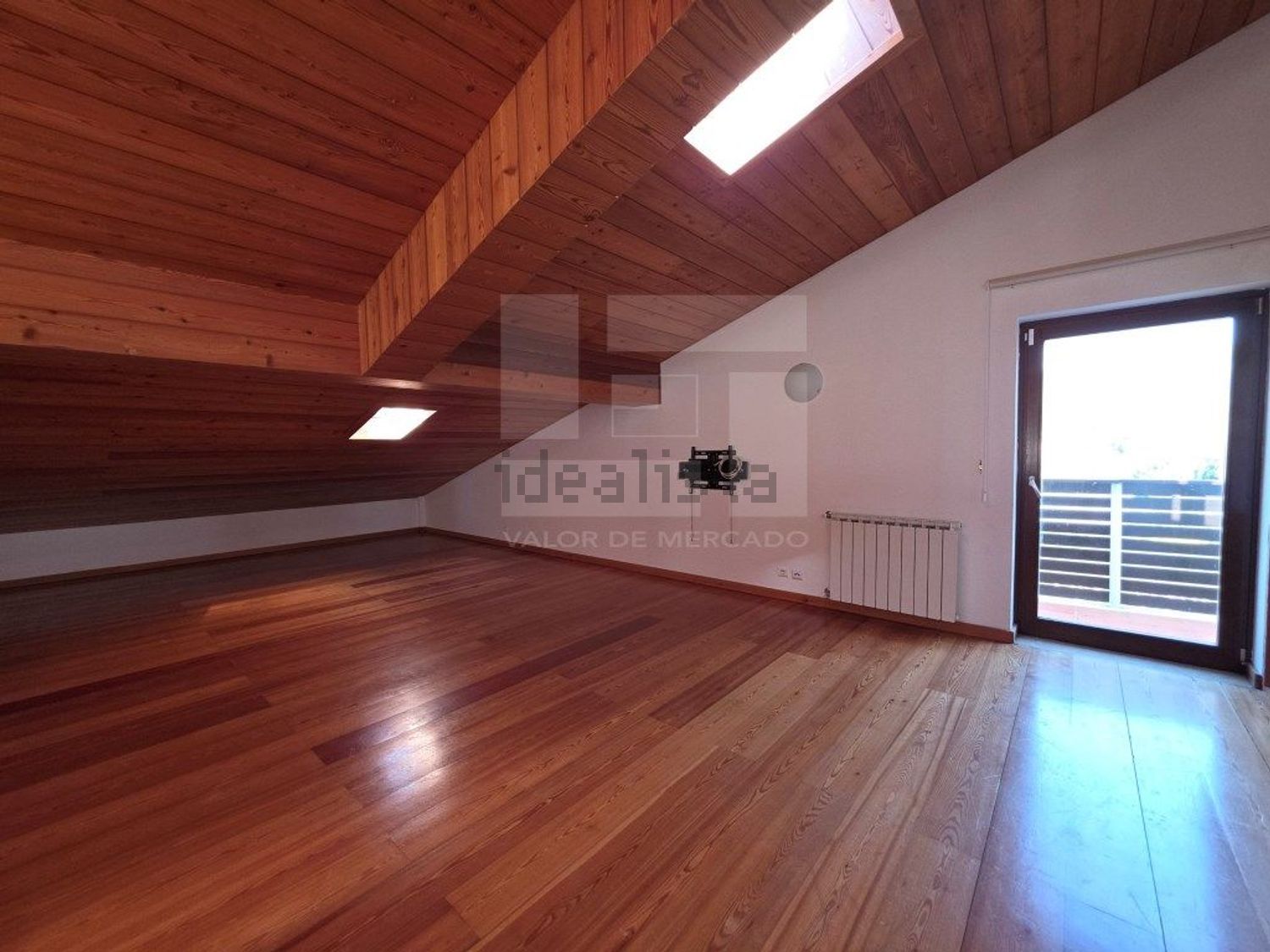 出租小楼房或独栋别墅在Rua Mato da Mina, 22 - 居住