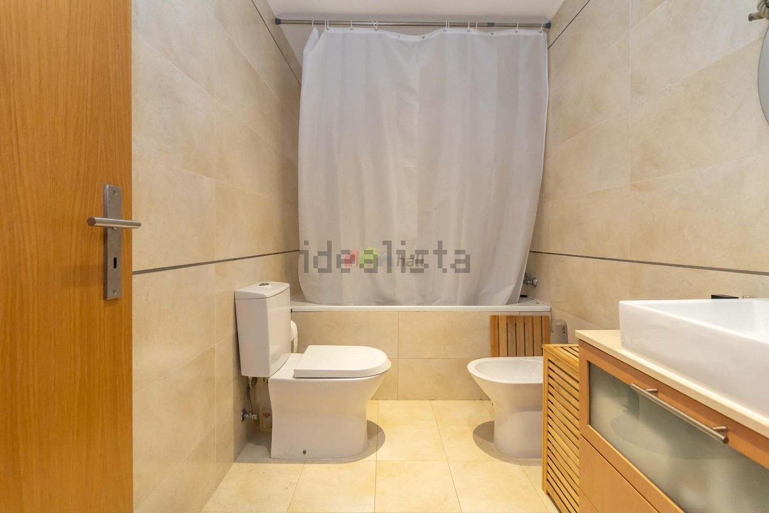 复式公寓出售在Rua Alves Roçadas - 卫生间