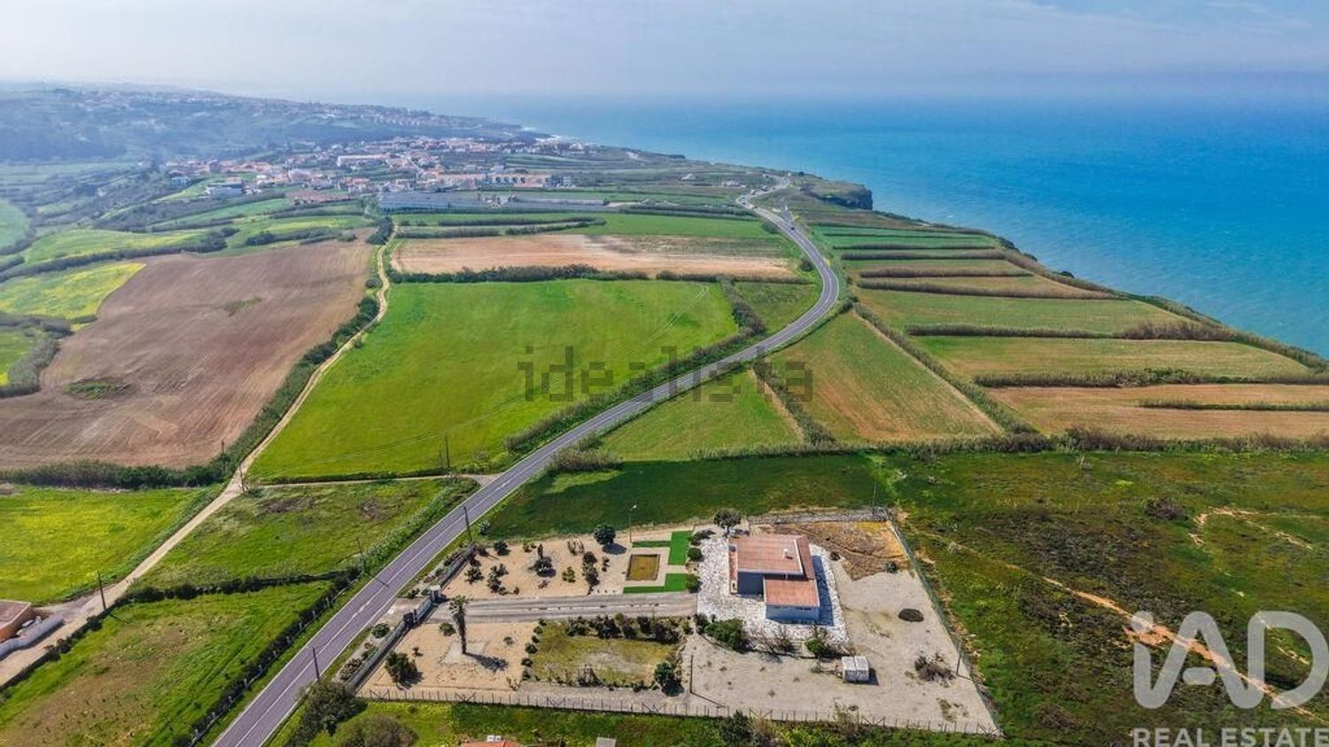 小楼房或独栋别墅出售在Encarnação - 视线