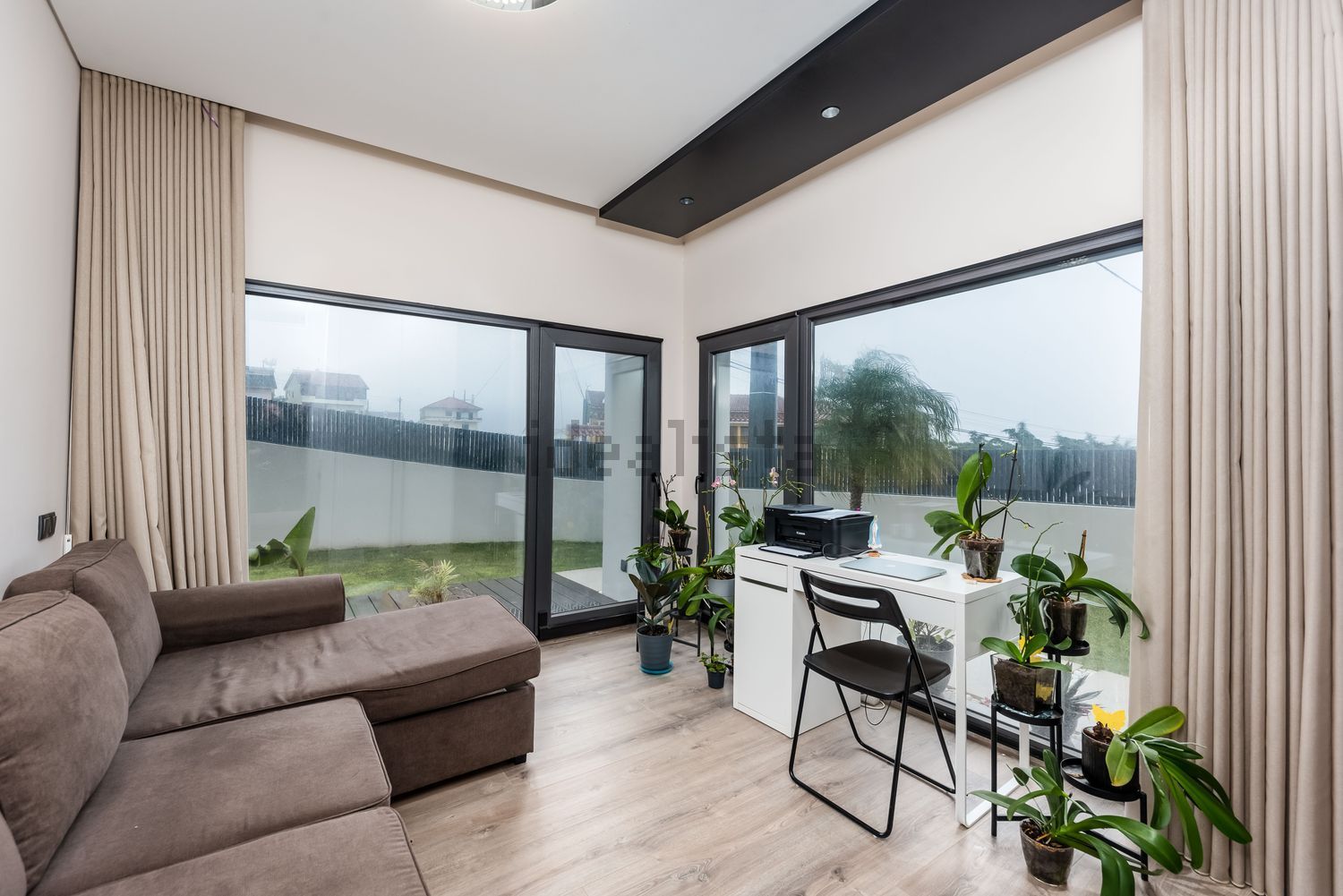 双拼别墅出售在Ramada e Caneças - 客厅