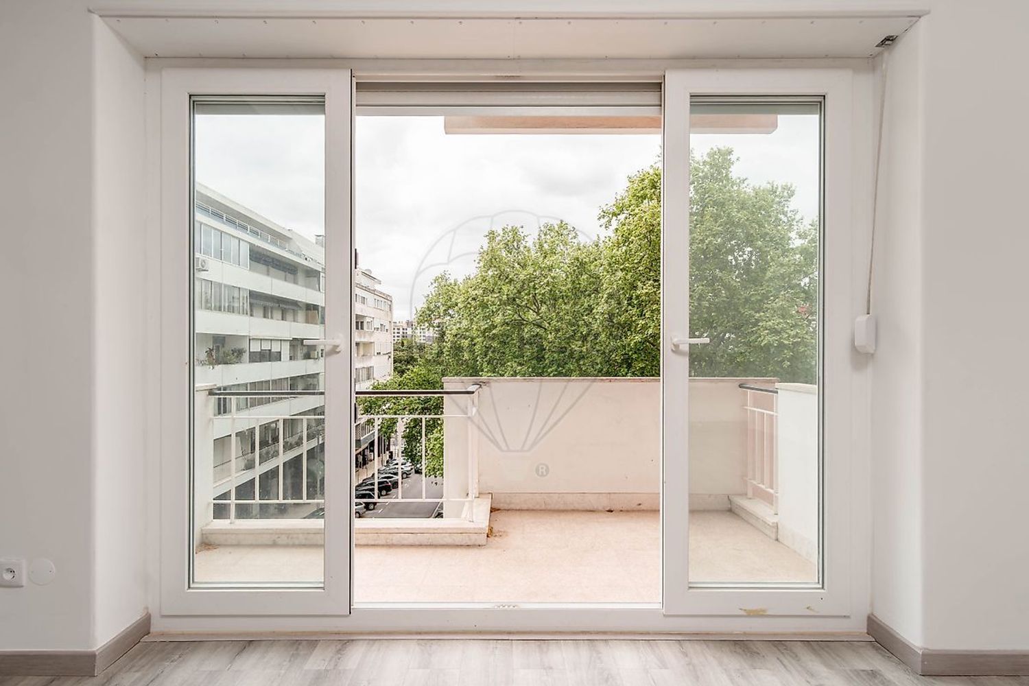 公寓 t3出售在Praça Rainha Santa - 阳台