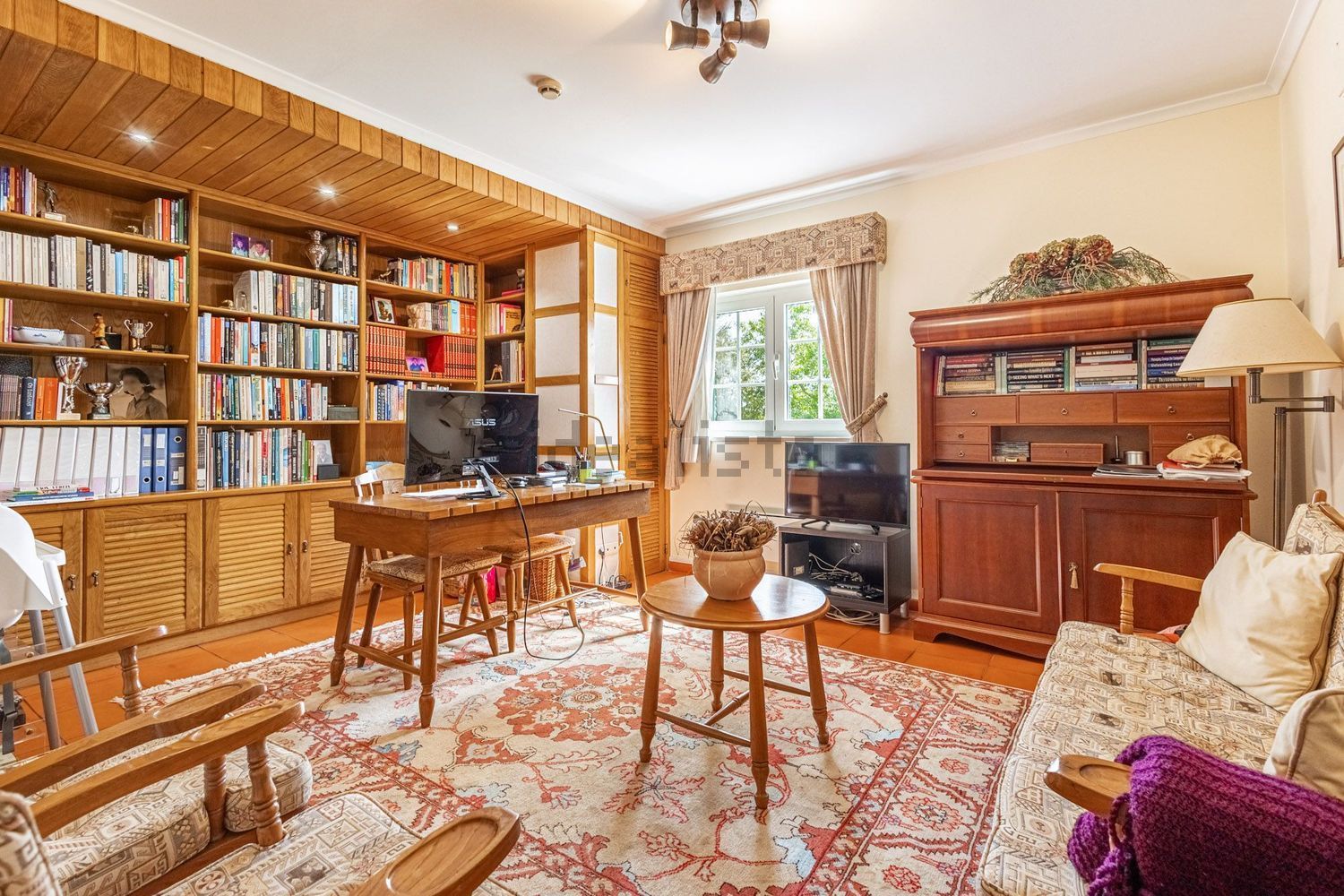 小楼房或独栋别墅出售Estr. da Serralheira de Baixo - 客厅