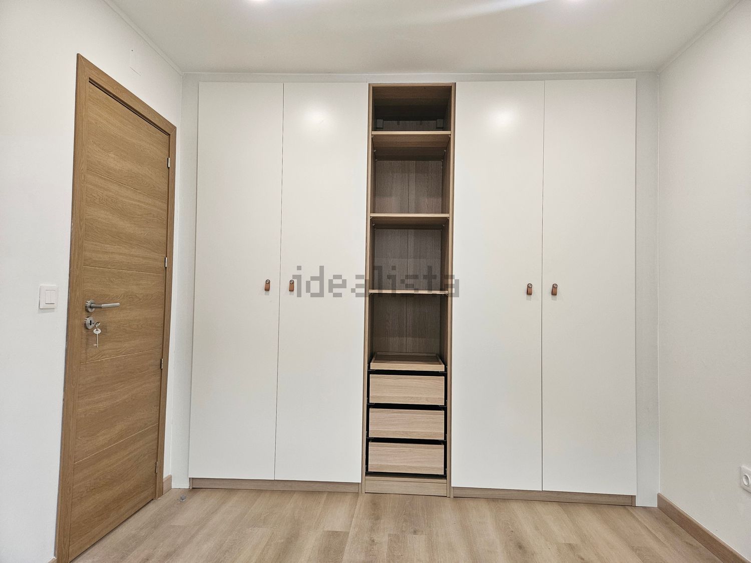 公寓 t2出售在Rua Luís de Camões, 6 - 试衣间