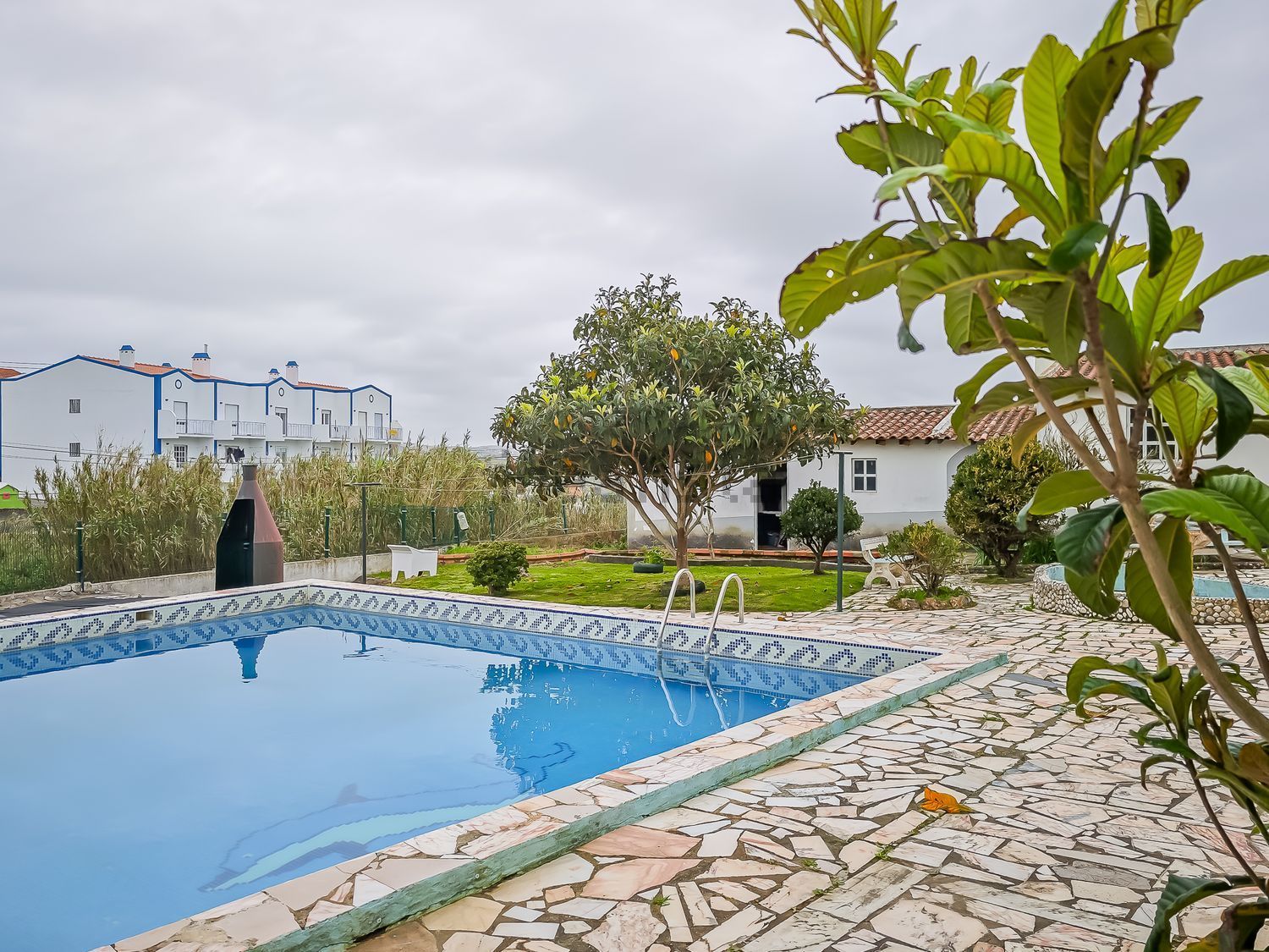 小楼房或独栋别墅出售lapa da serra - 游泳池