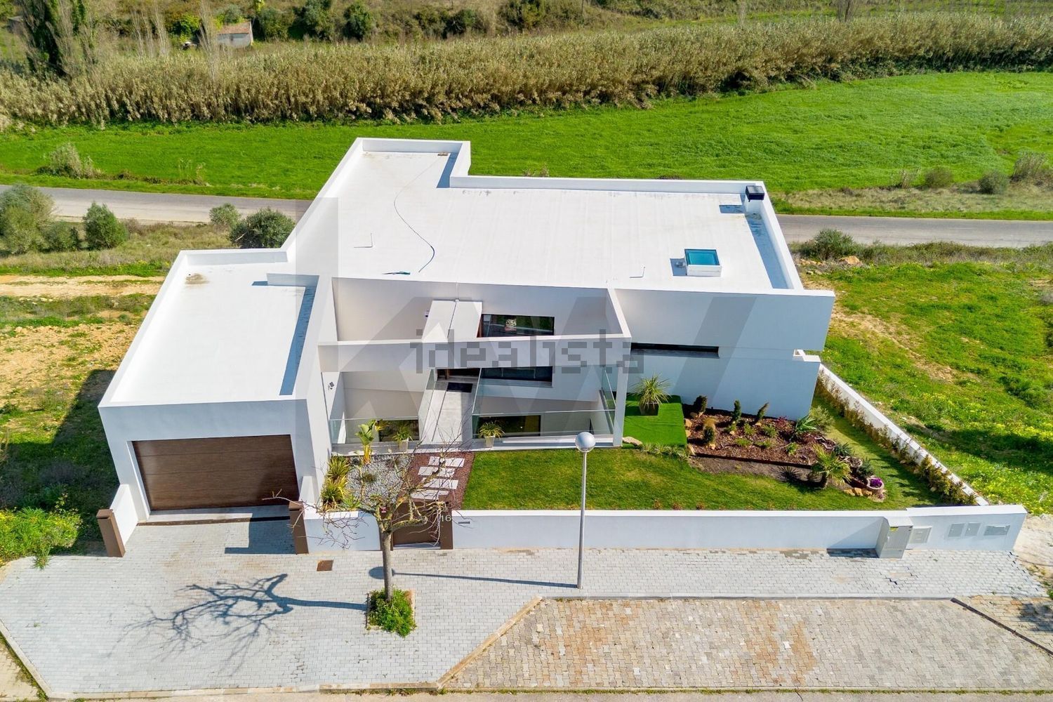 小楼房或独栋别墅出售在Rua das Lombas - 平面图