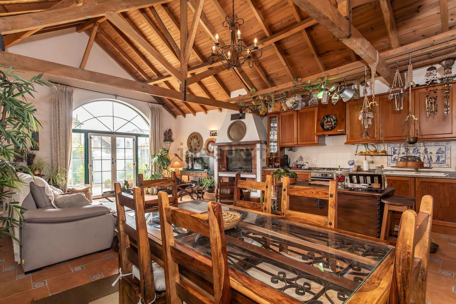 小楼房或独栋别墅出售在Rua Nossa Senhora dos Remédios, 32 - 客厅