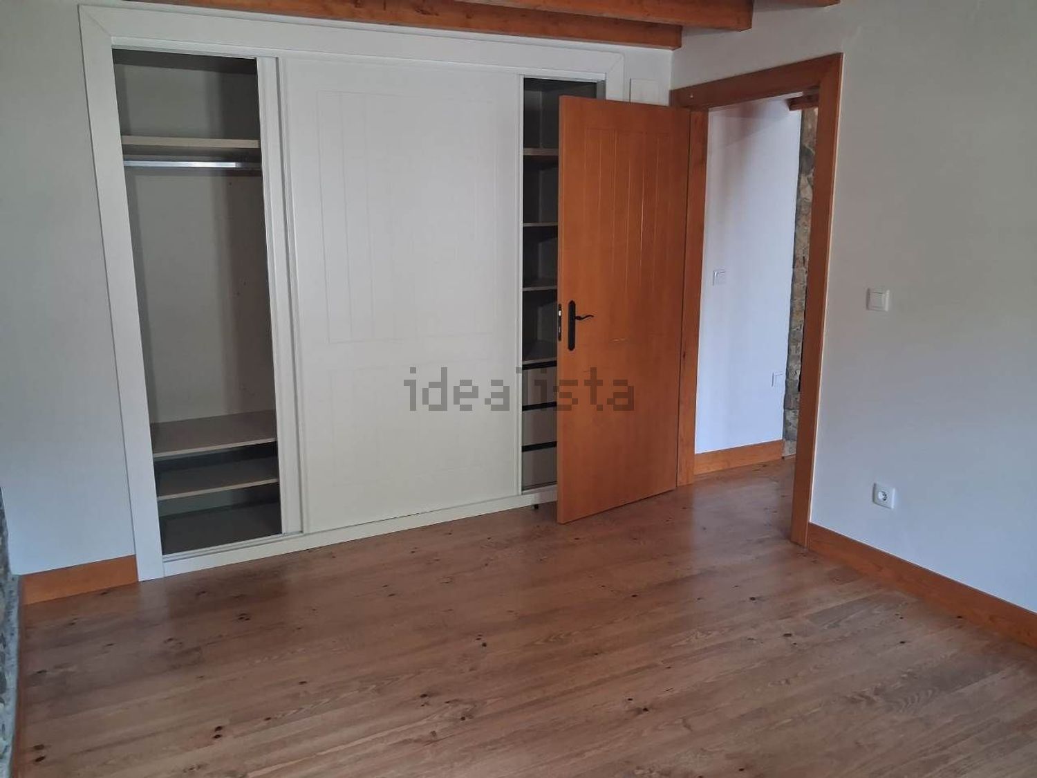 小楼房或独栋别墅出售在São Bartolomeu dos Galegos e Moledo - 试衣间