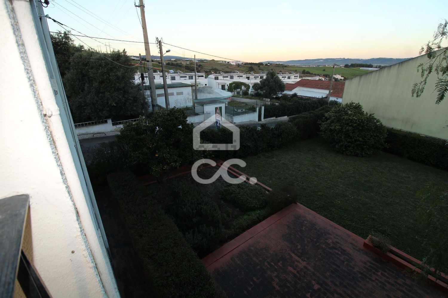 小楼房或独栋别墅出售在Santo Antão e São Julião do Tojal - 阳台