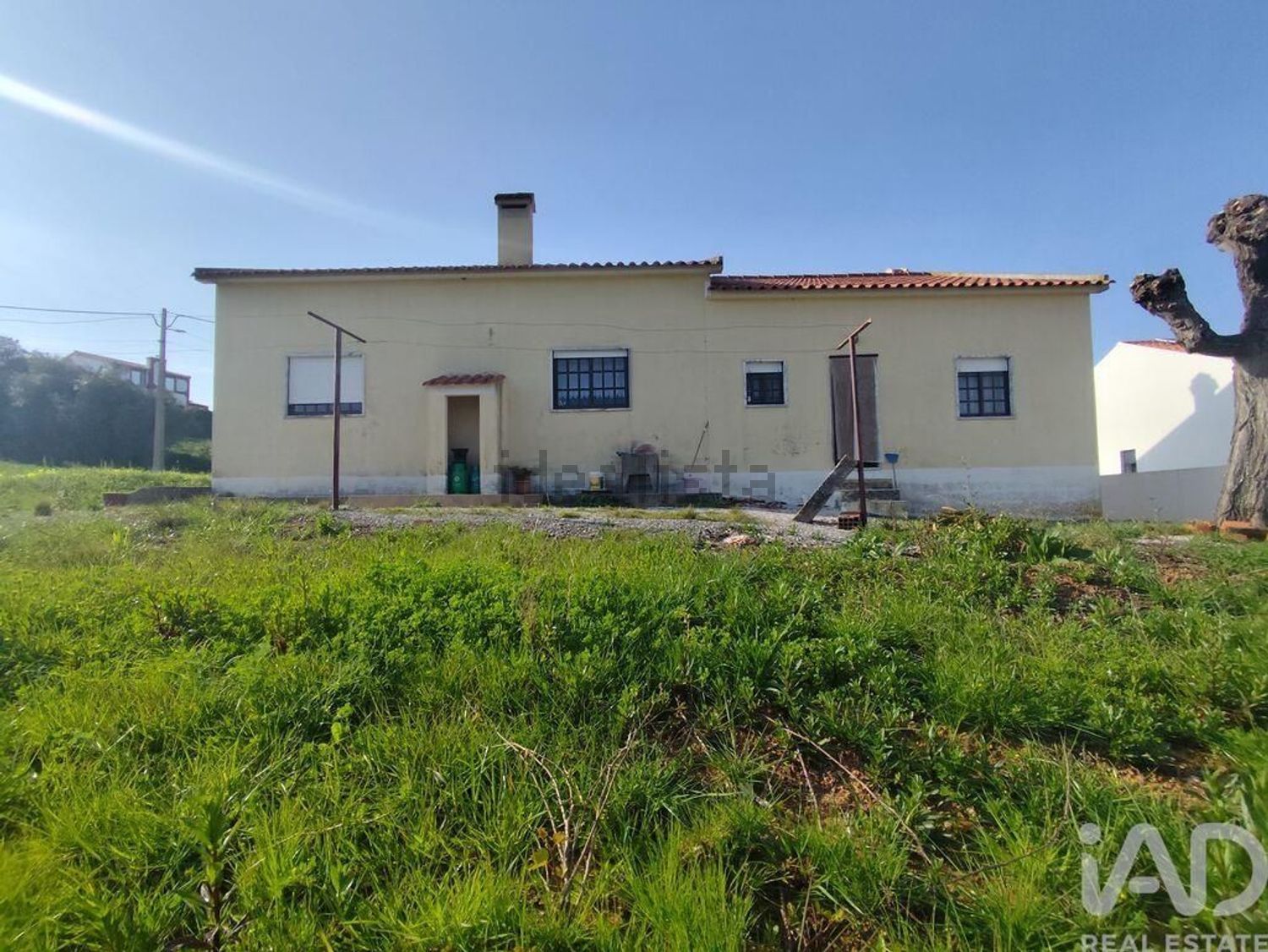 小楼房或独栋别墅出售在Lamas e Cercal - 外立面