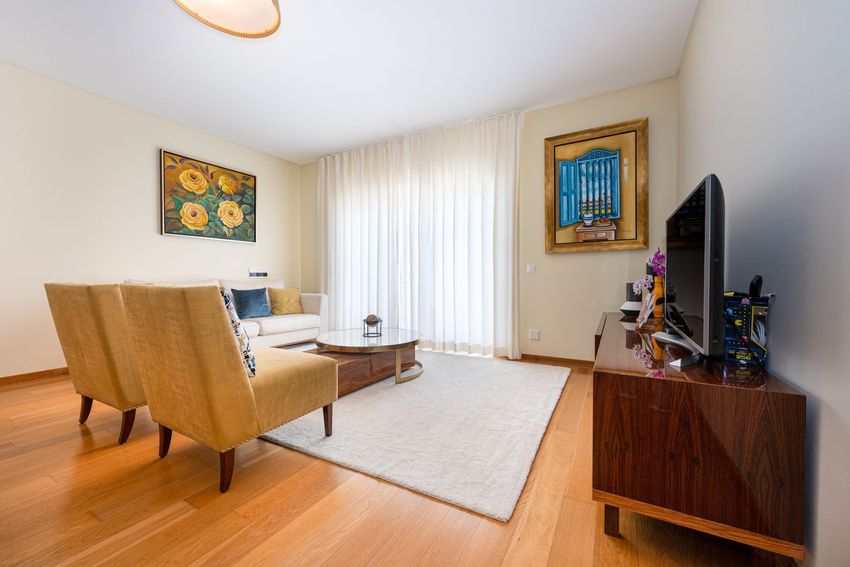 出租公寓 t3在Rua Professor Dias Valente, 291