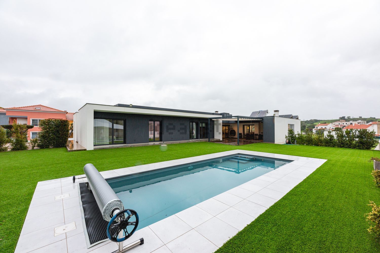 小楼房或独栋别墅出售在Rua da Mandinga s/n - 游泳池