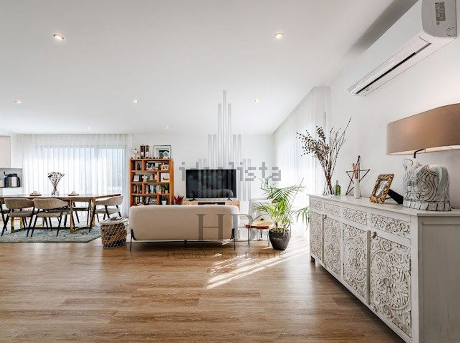 小楼房或独栋别墅出售magoito - 客厅