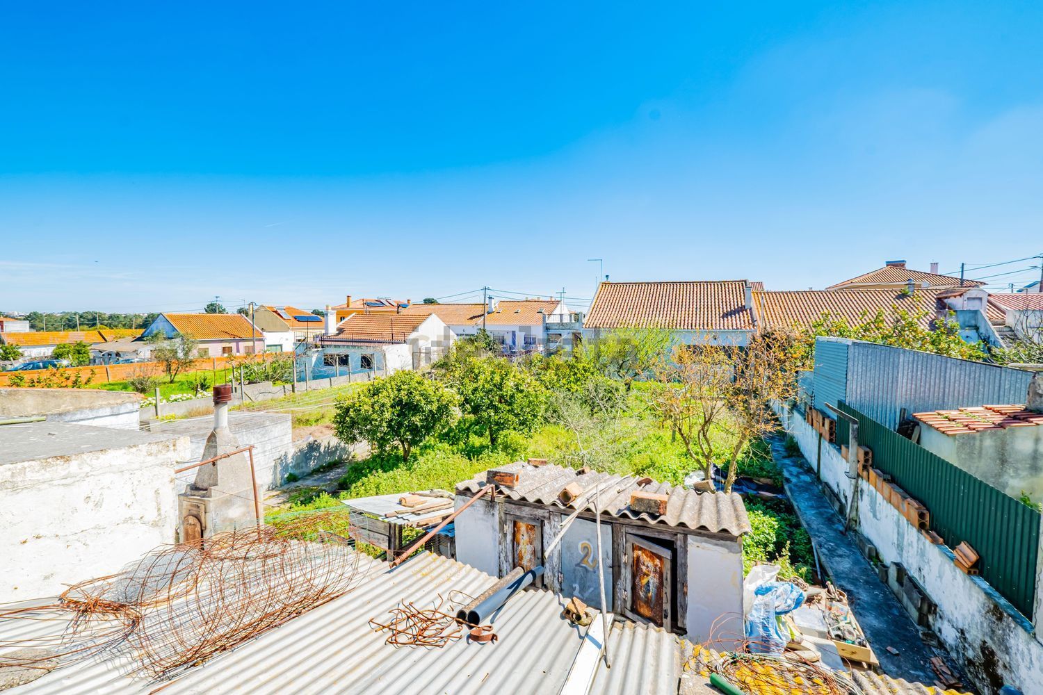 小楼房或独栋别墅出售在Rua General Humberto Delgado, 6 - 照片