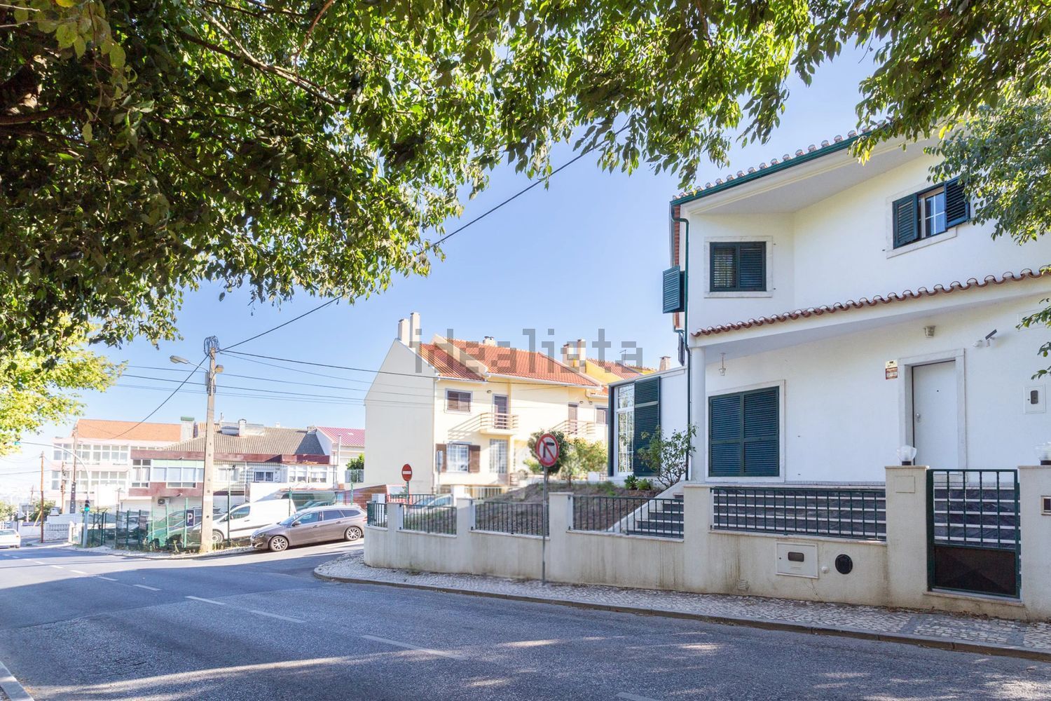 小楼房或独栋别墅出售在Rua do Alecrim - 外立面