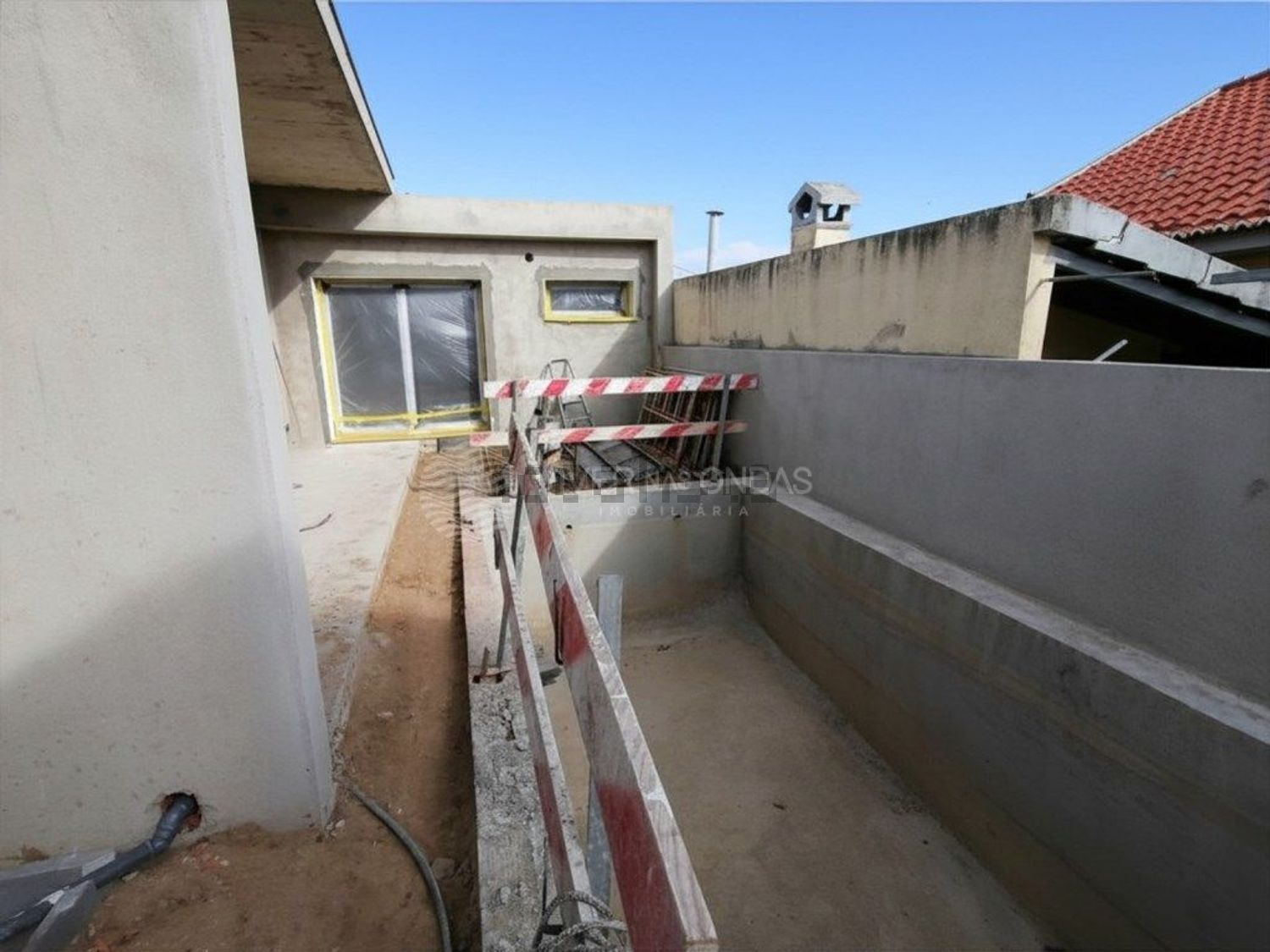 小楼房或独栋别墅出售在Pinhal do General - 照片