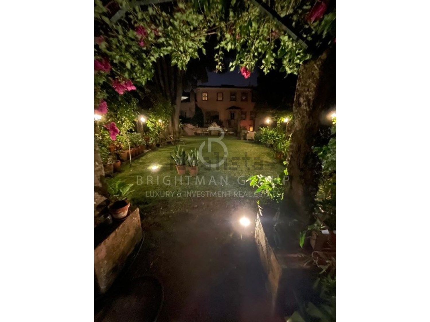 小楼房或独栋别墅出售在Carriche - Hospital das Forças Armadas - 花园