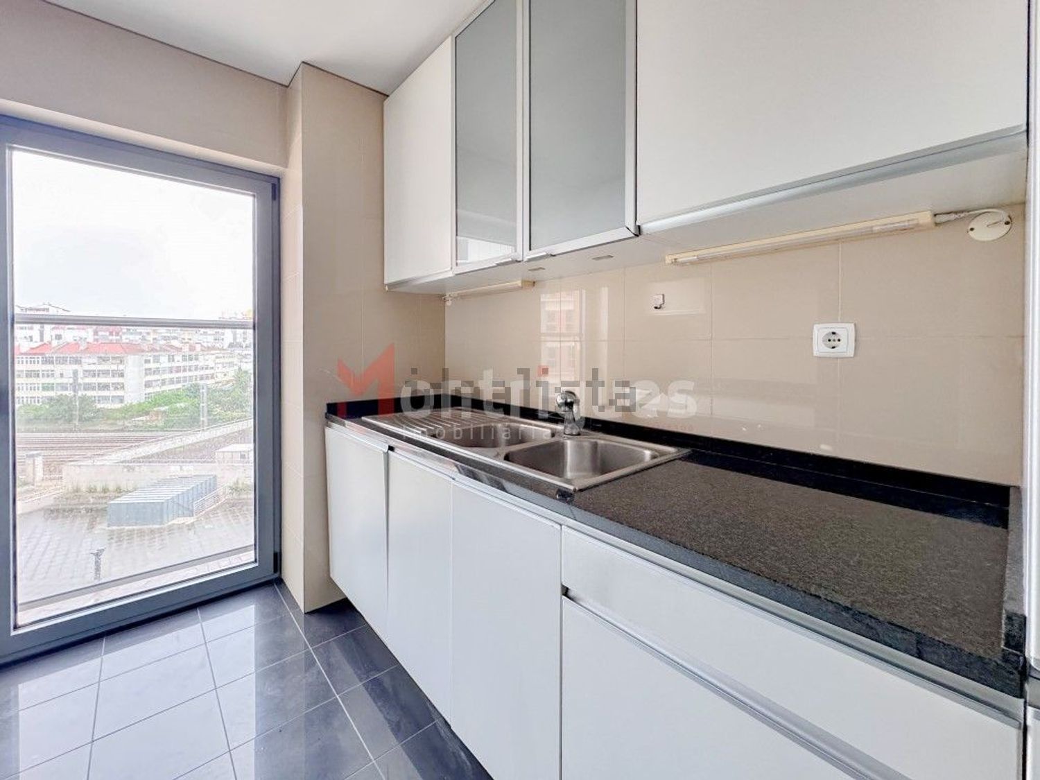 出租公寓 t1在Avenida Dom João II - 厨房