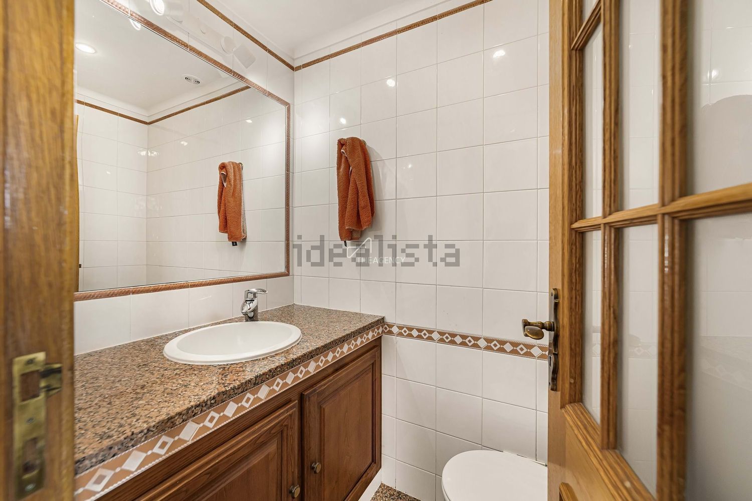 小楼房或独栋别墅出售在Rua Mar da Palha - 卫生间