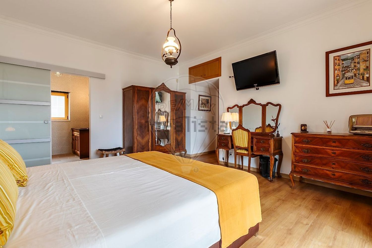 小楼房或独栋别墅出售在Estrada de Paços - 客厅