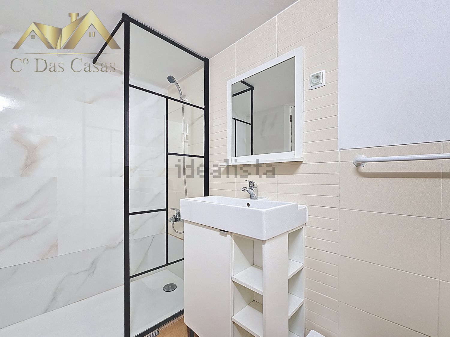 出租公寓 t2在Rua António Sardinha, 10 - 卫生间