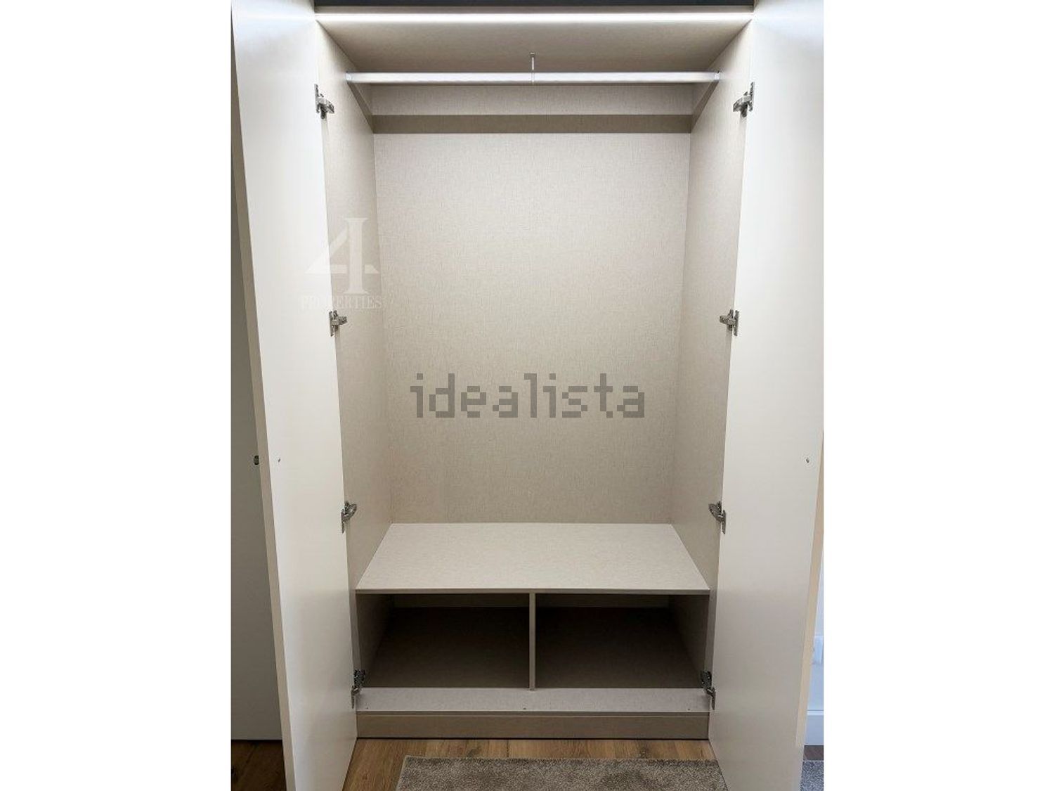 公寓 t1出售在Rua Pablo Neruda, 4 - 试衣间