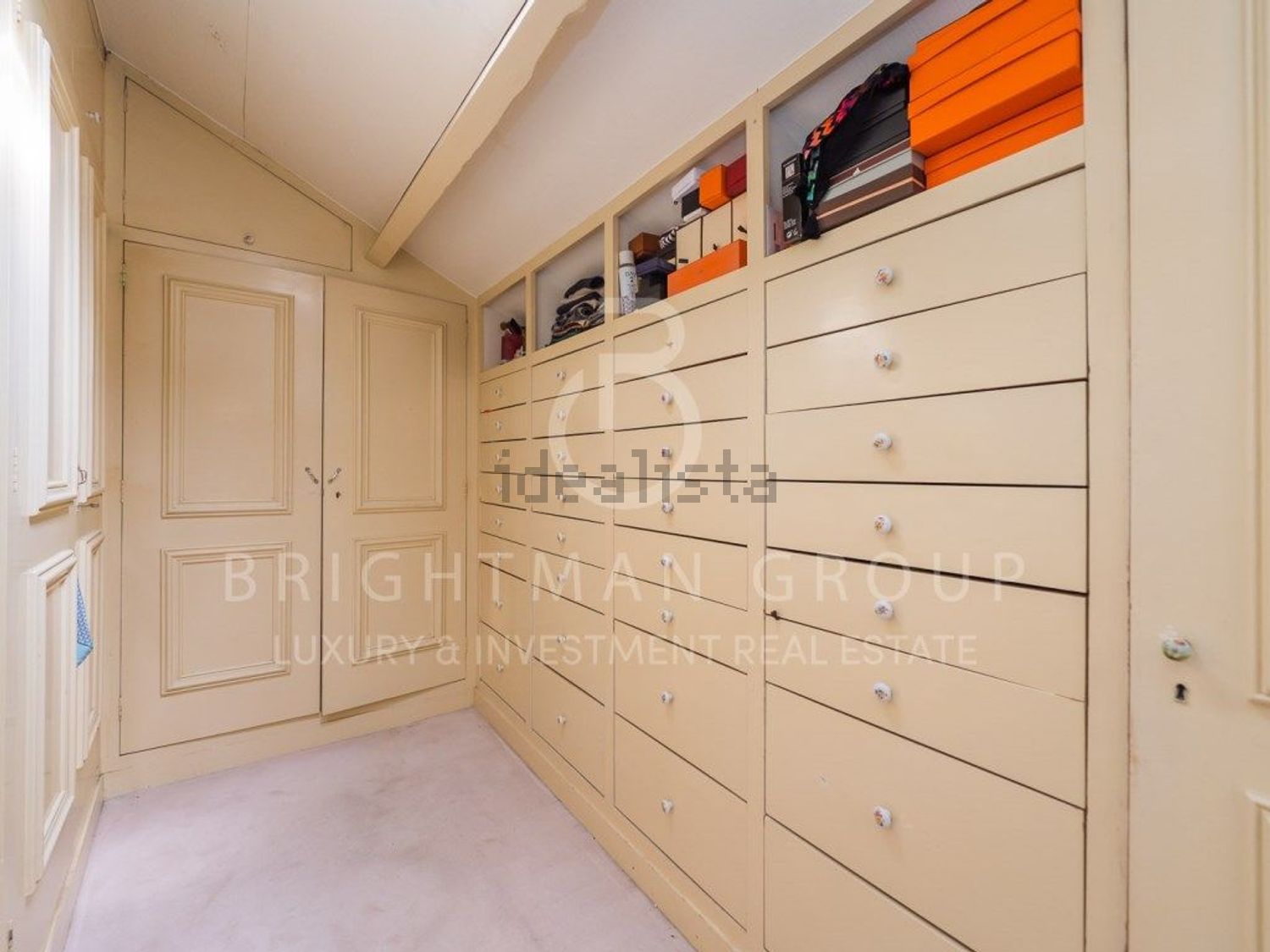 小楼房或独栋别墅出售在Carriche - Hospital das Forças Armadas - 试衣间