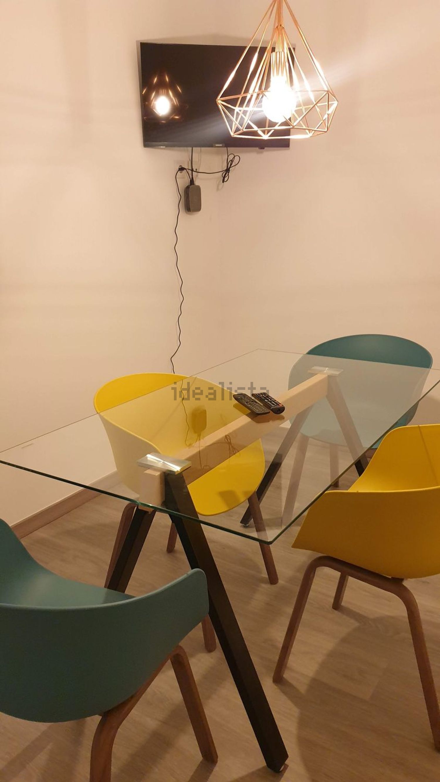 出租房间在Rua Padre Américo, 8 - 客厅