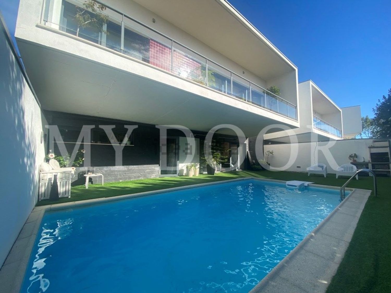 小楼房或独栋别墅出售在Santo Antão e São Julião do Tojal - 游泳池